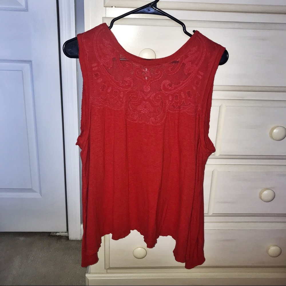 🌹 Free People red tank top w mesh details